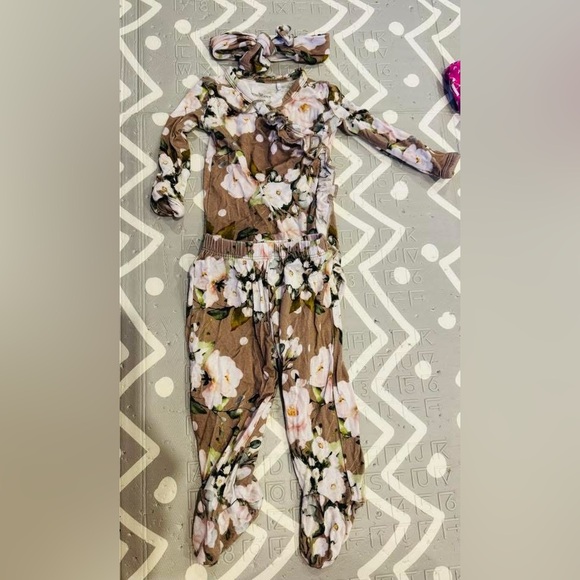 Floral Brown kimono - Posh Peanut - Picture 1 of 1